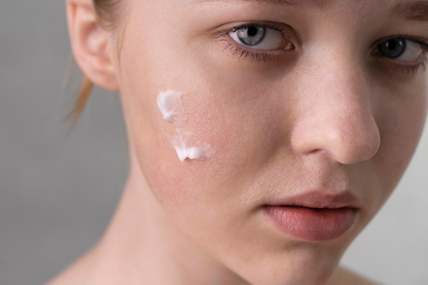 Tailored Relief: The Best Hemp Roll-Ons for Oily Skin