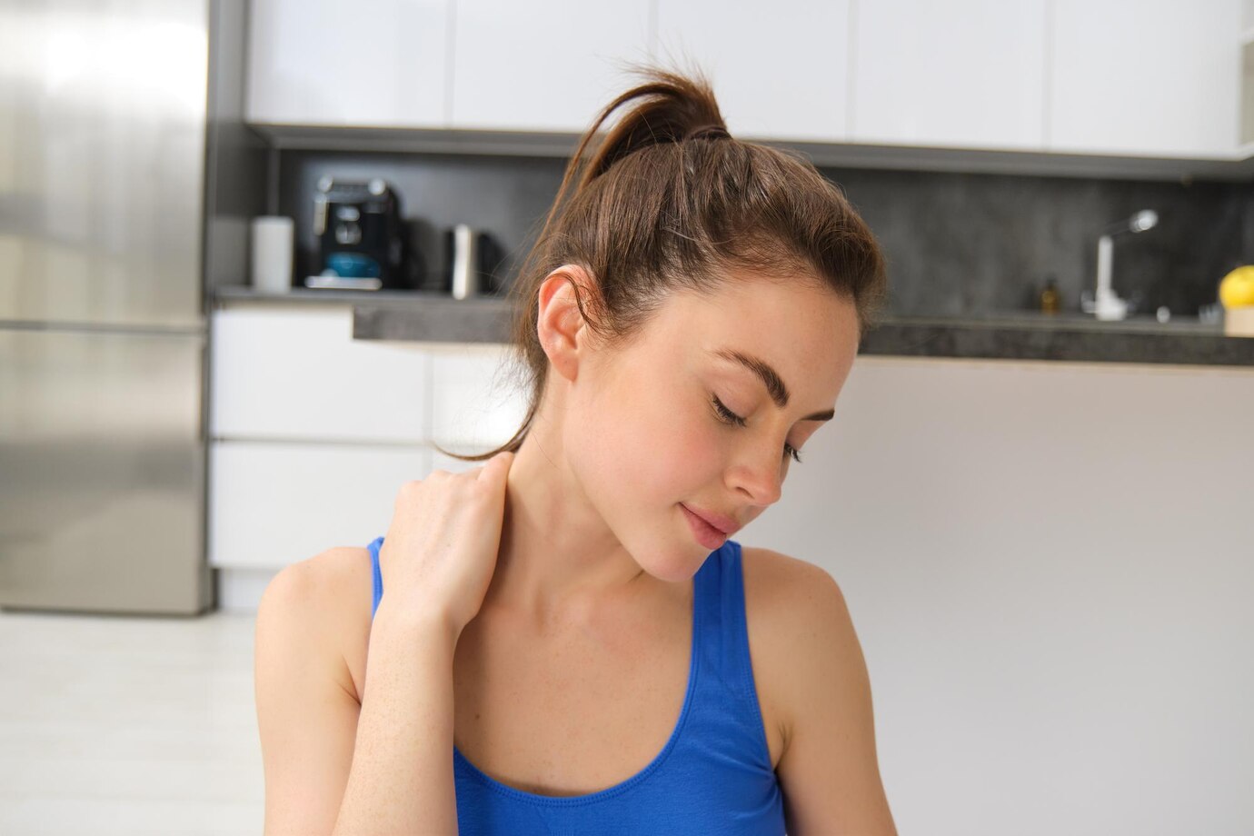 How to Use Hemp Roll-Ons to Combat Neck and Shoulder Tension