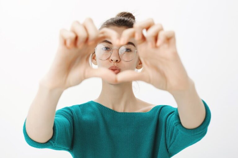 🌿 CBD for Eye Health: Glaucoma and Macular Degeneration